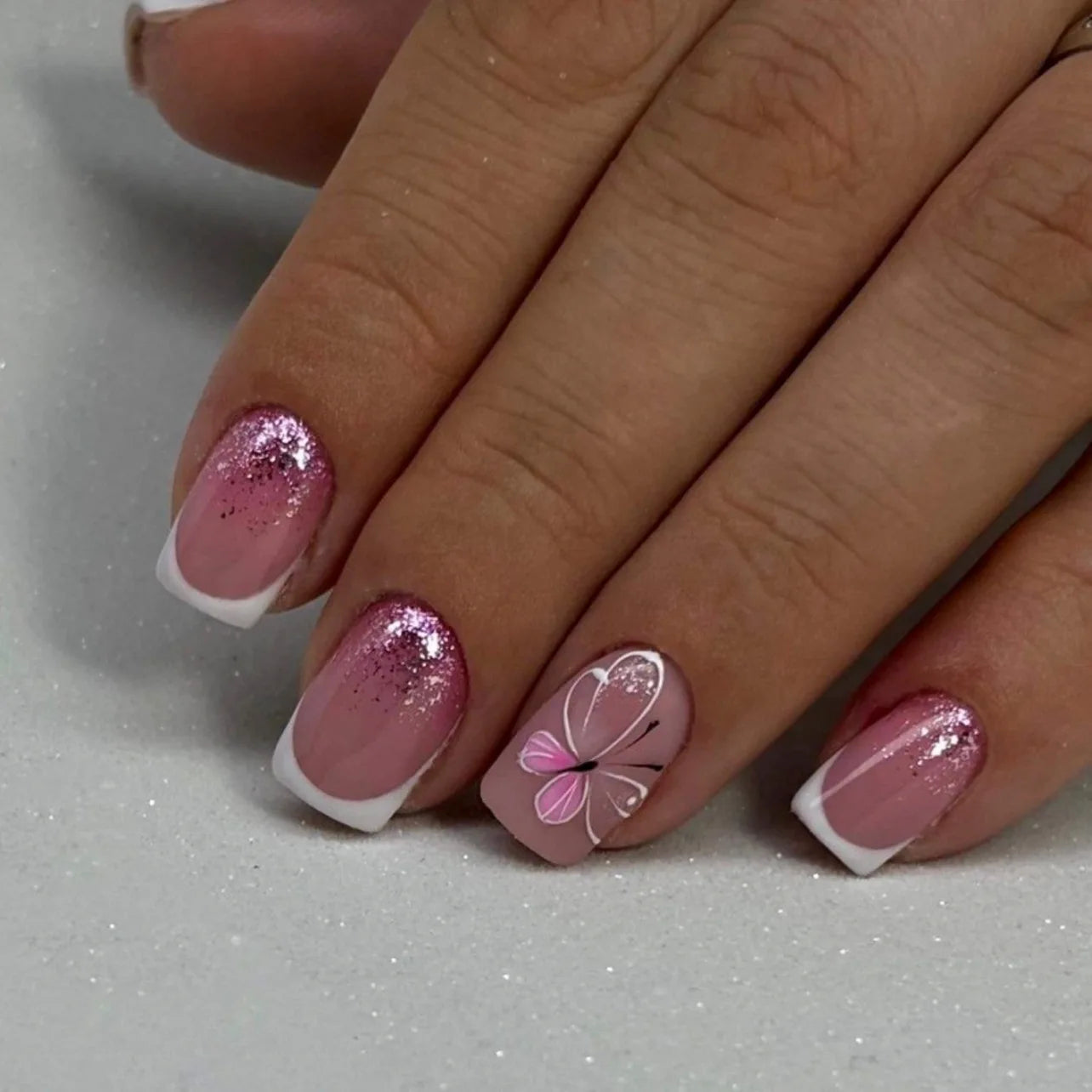 Pink French Style False Nails White Flower Printed Short Square Head Press on Nails Simple Wearable Artificial Nails Art 24Pcs