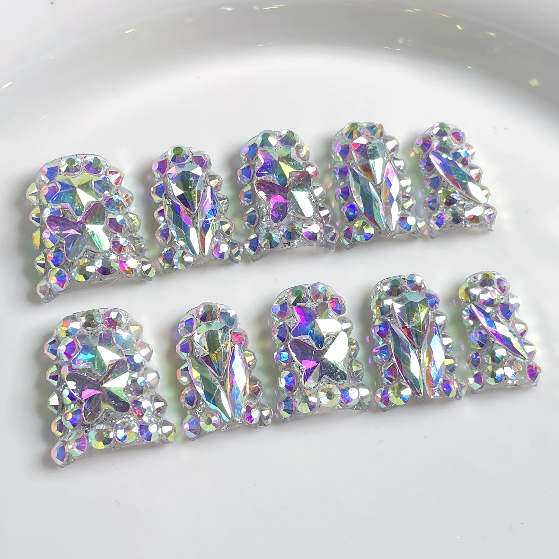 10pcs Pink Duckbill Handmade Press on Nails Art Simple White French Short Fake Nail Wearable Rhinestones Design False Nails Tips