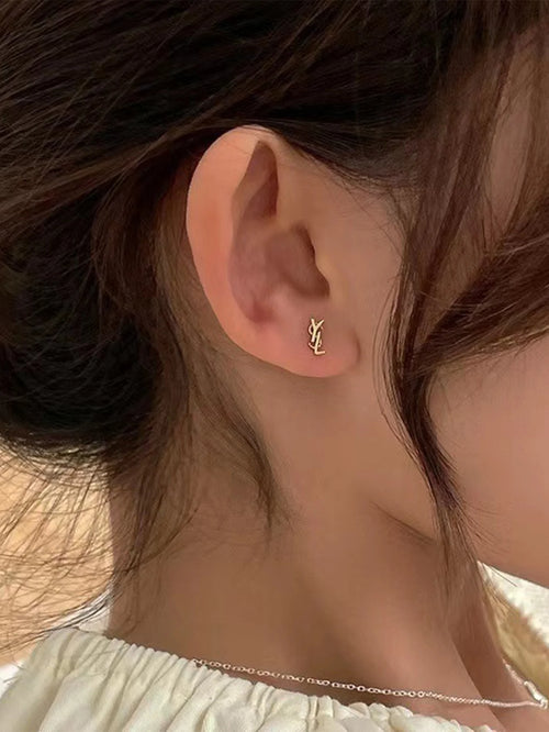 1 Pair Women’s Versatile Mini Cartilage Earrings - Minimalist Letter Design Studs Perfect for Daily Everyday Wear